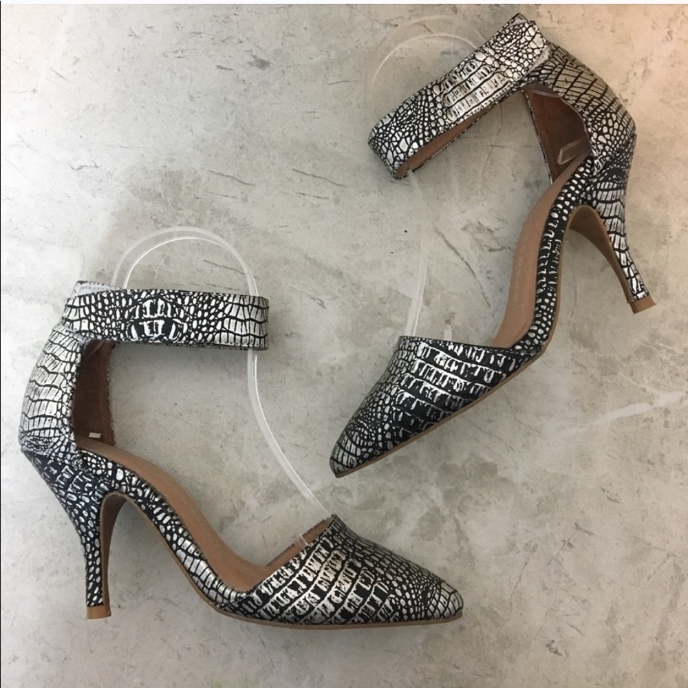 Jeffrey Campbell Silver and Black Scaled Heels
